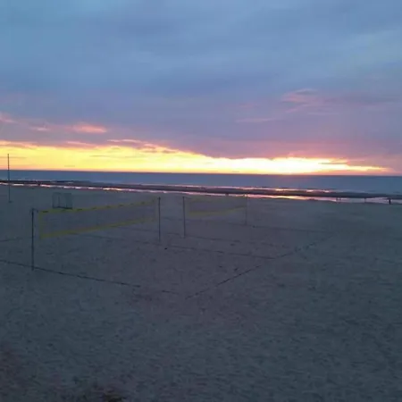 Апартаменты Near Dunes And In Zeedijk, Cleaning Included *